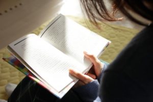 ライトノベルの意味や定義とは？一般小説との違いを解説！　