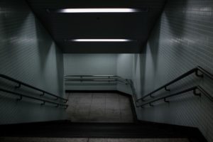 ホラーゲーム「死印」に出てくる人形「メリィ」、その謎めいた正体とは!?