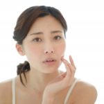 顔のテカリの原因とその対策方法を厳選して3つ紹介!